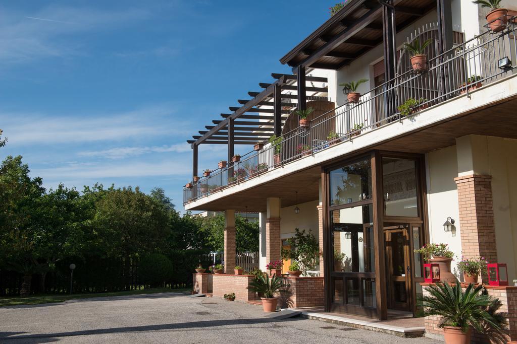 Agriturismo Masseria Feudo Capaccio Esterno foto